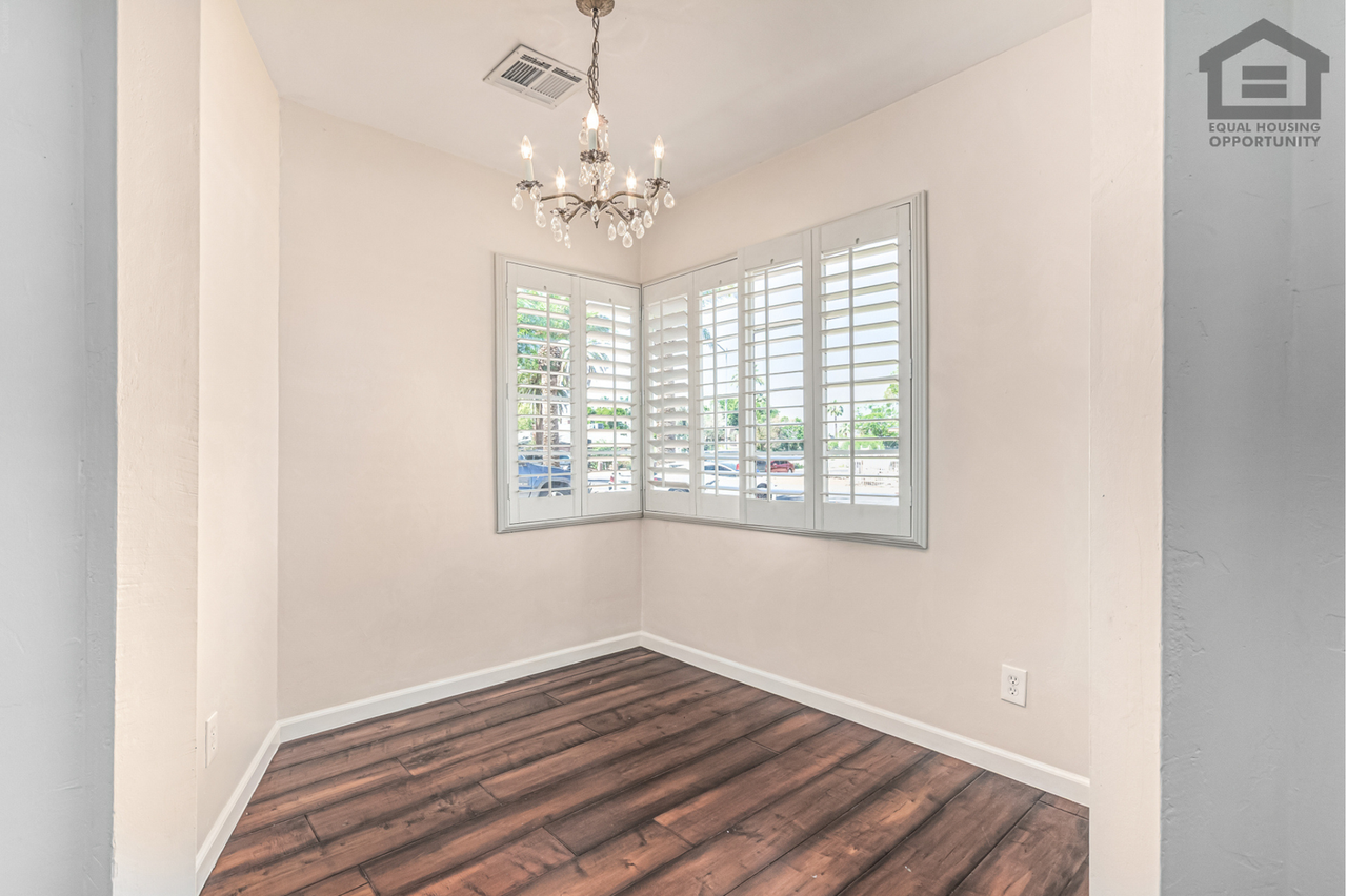 2807 N 8th Ave - Photo 7 of 50