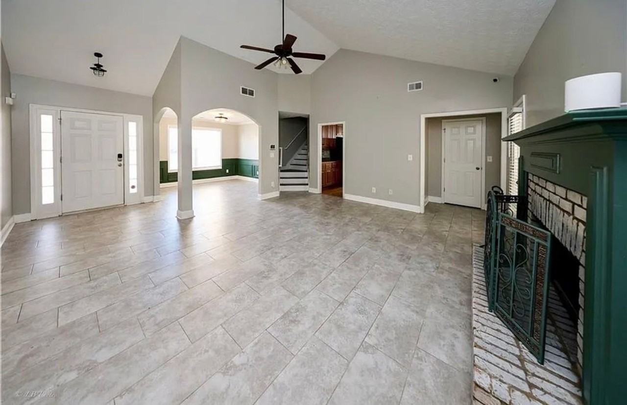 918 Golden Meadows Ln - Photo 4 of 19