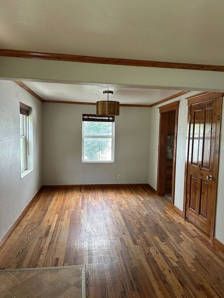 2821 W Rowan Ave - Photo 3 of 23