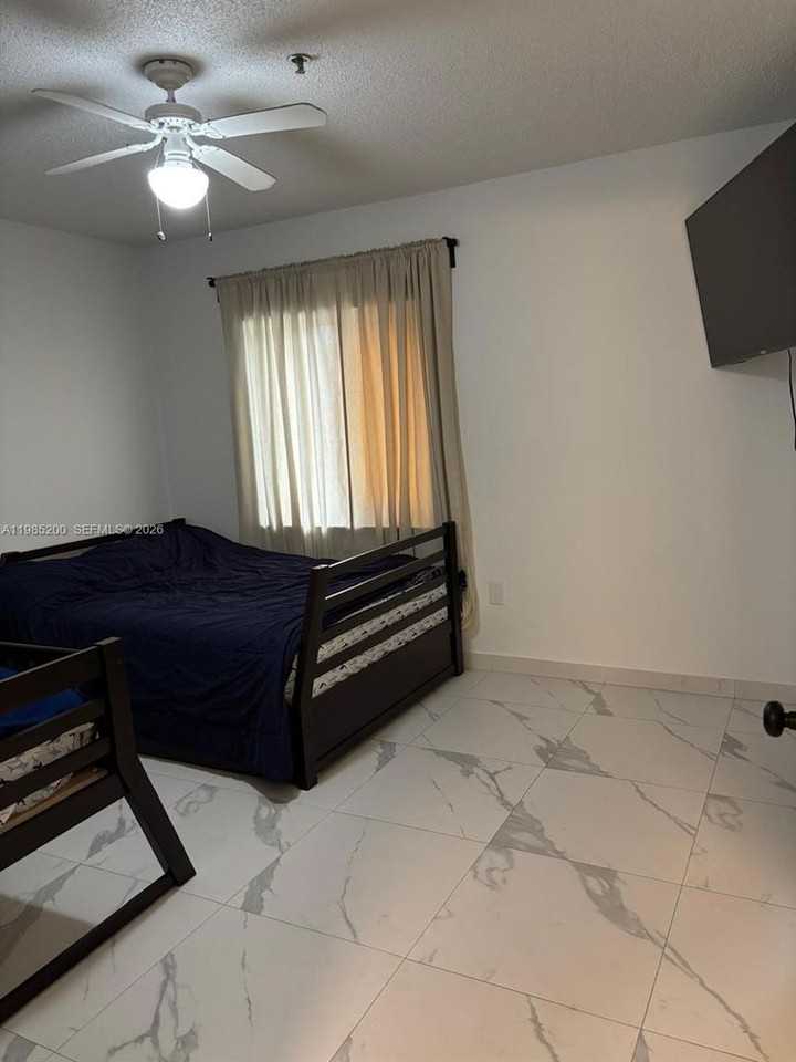 133 Riviera Cir - Photo 4 of 9