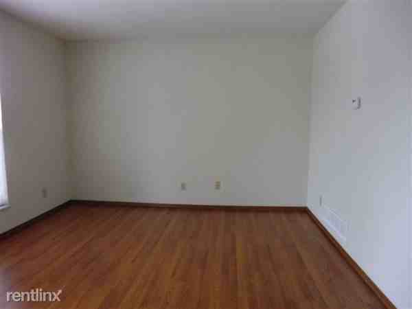 10 Heritage Pl - Photo 3 of 7