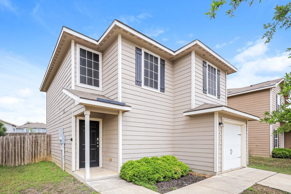 6427 Woodcliff Bnd - Photo 4 of 17