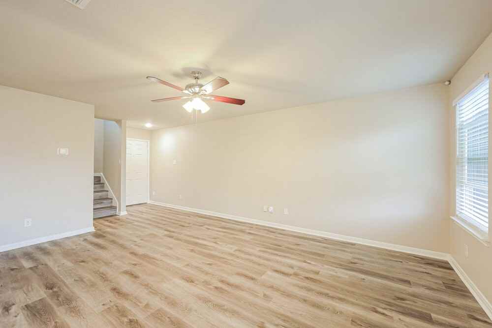 6427 Woodcliff Bnd - Photo 6 of 17