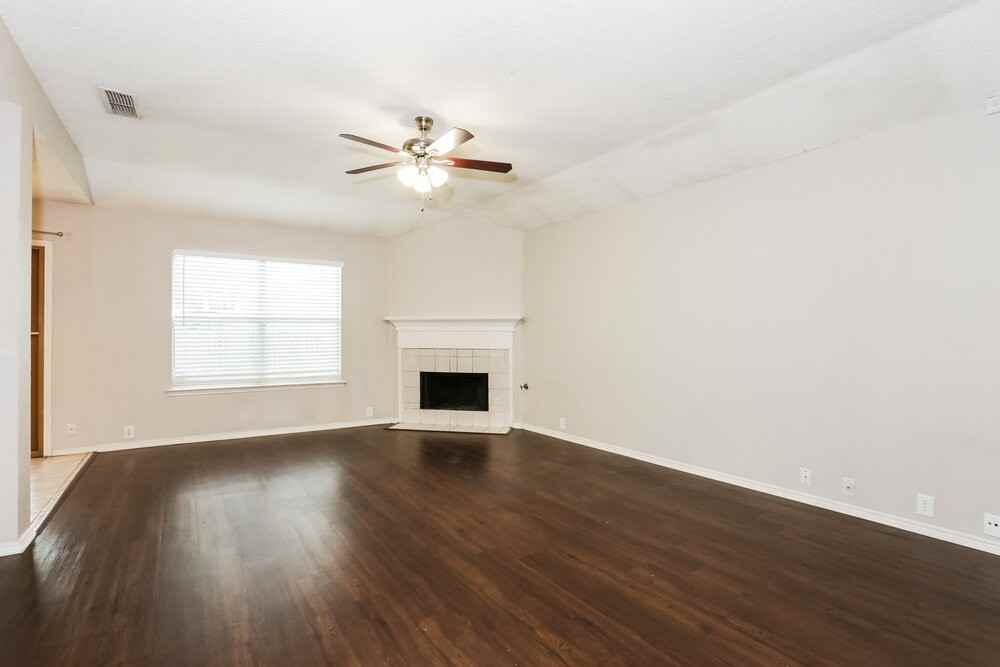 7005 Edmundson Dr - Photo 3 of 16