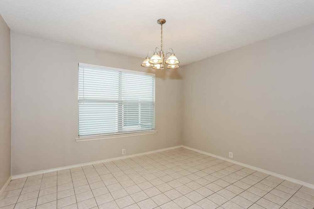 7005 Edmundson Dr - Photo 5 of 16