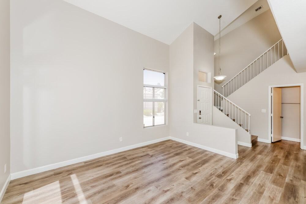 2385 Cliffwood Dr - Photo 6 of 17