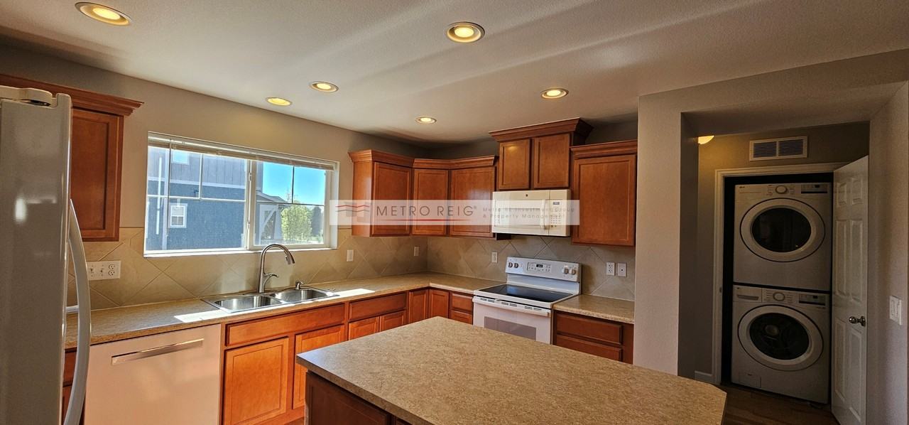 1617 Venice Ln #TH - Photo 3 of 10