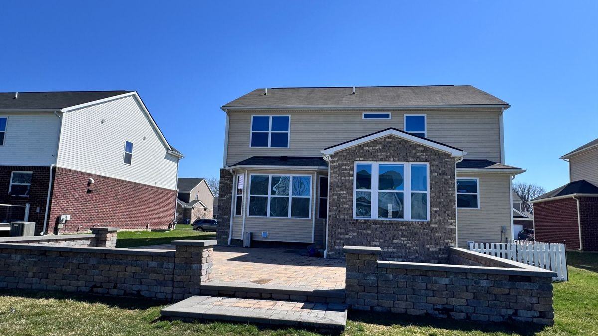 912 Petersburg Dr - Photo 4 of 44