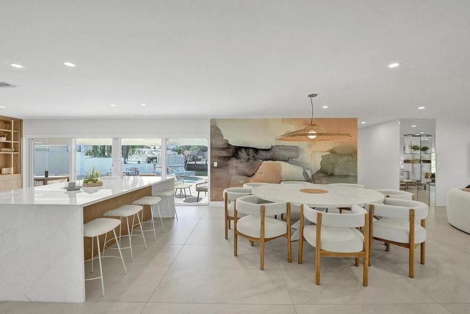 5581 Ne 31st Ave - Photo 2 of 32