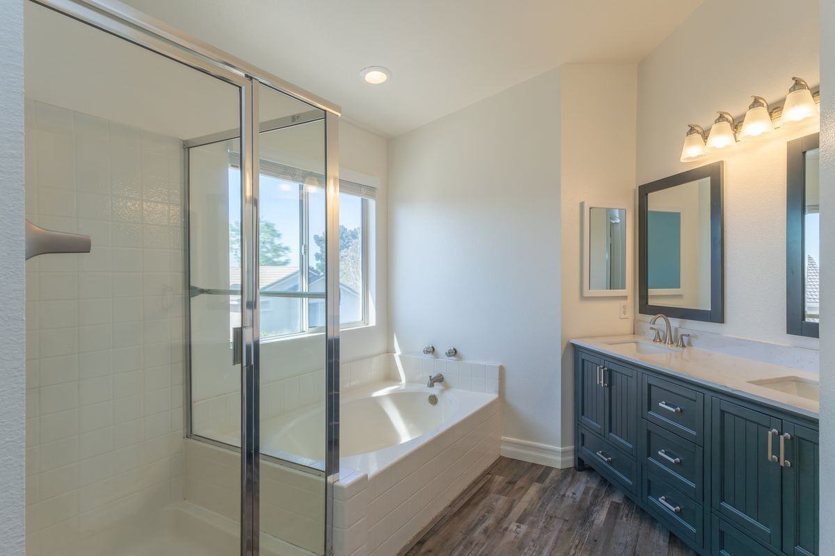 11909 Stegmeir Dr - Photo 5 of 6