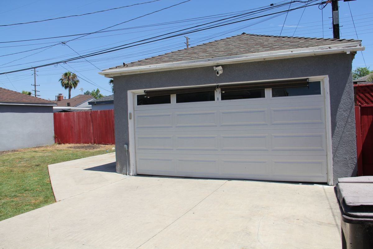 12208 Burl Ave - Photo 3 of 13