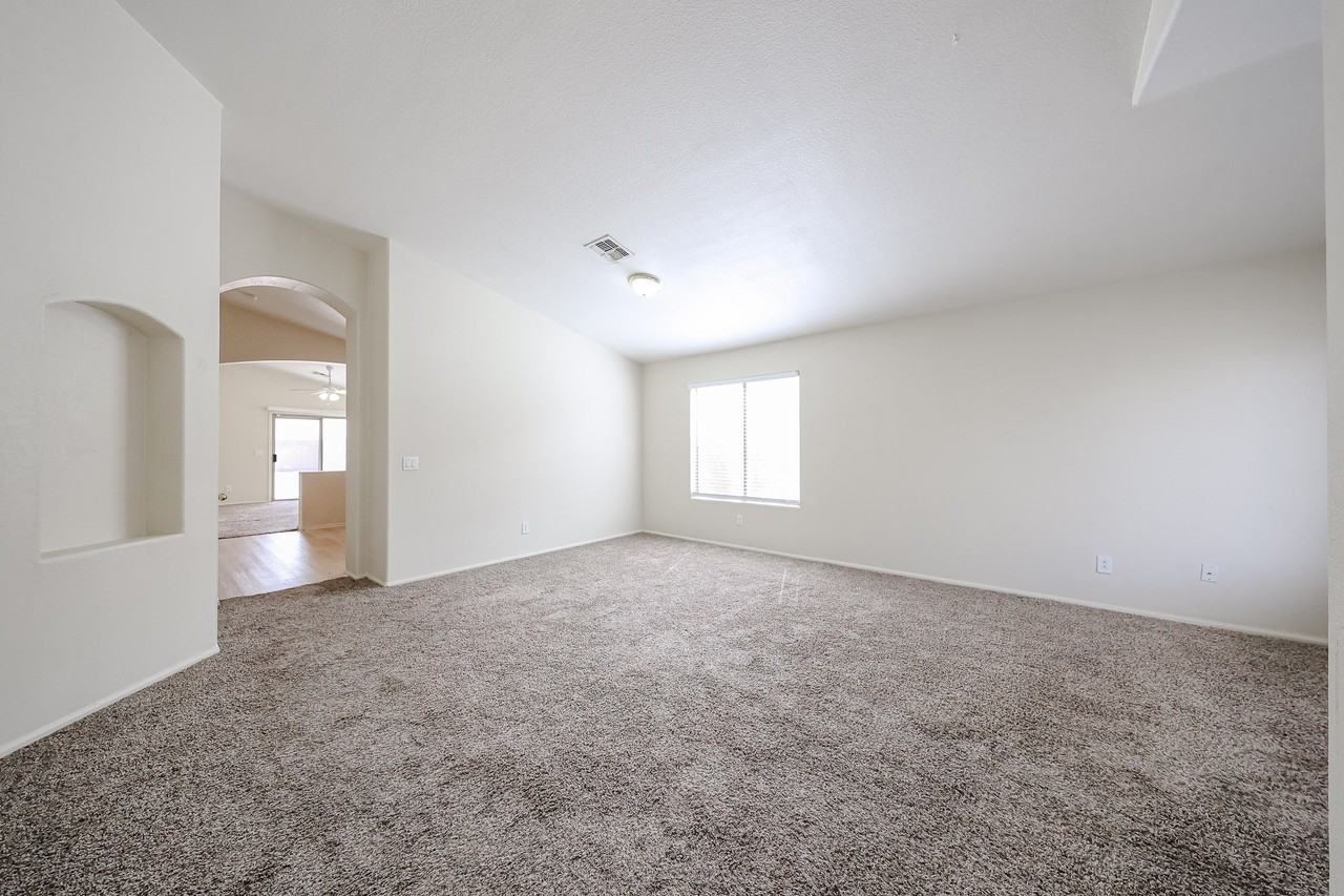 12447 W El Nido Ln - Photo 2 of 33