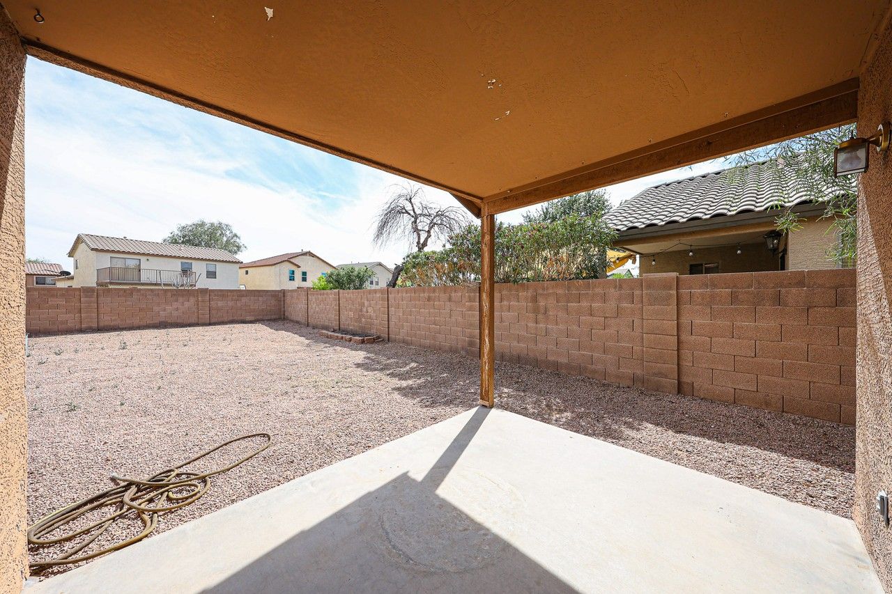 12447 W El Nido Ln - Photo 3 of 33