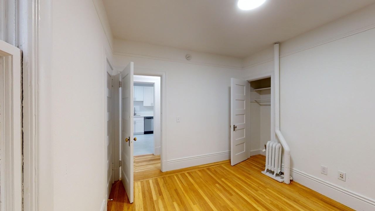 2510 Bancroft Way - Photo 4 of 47