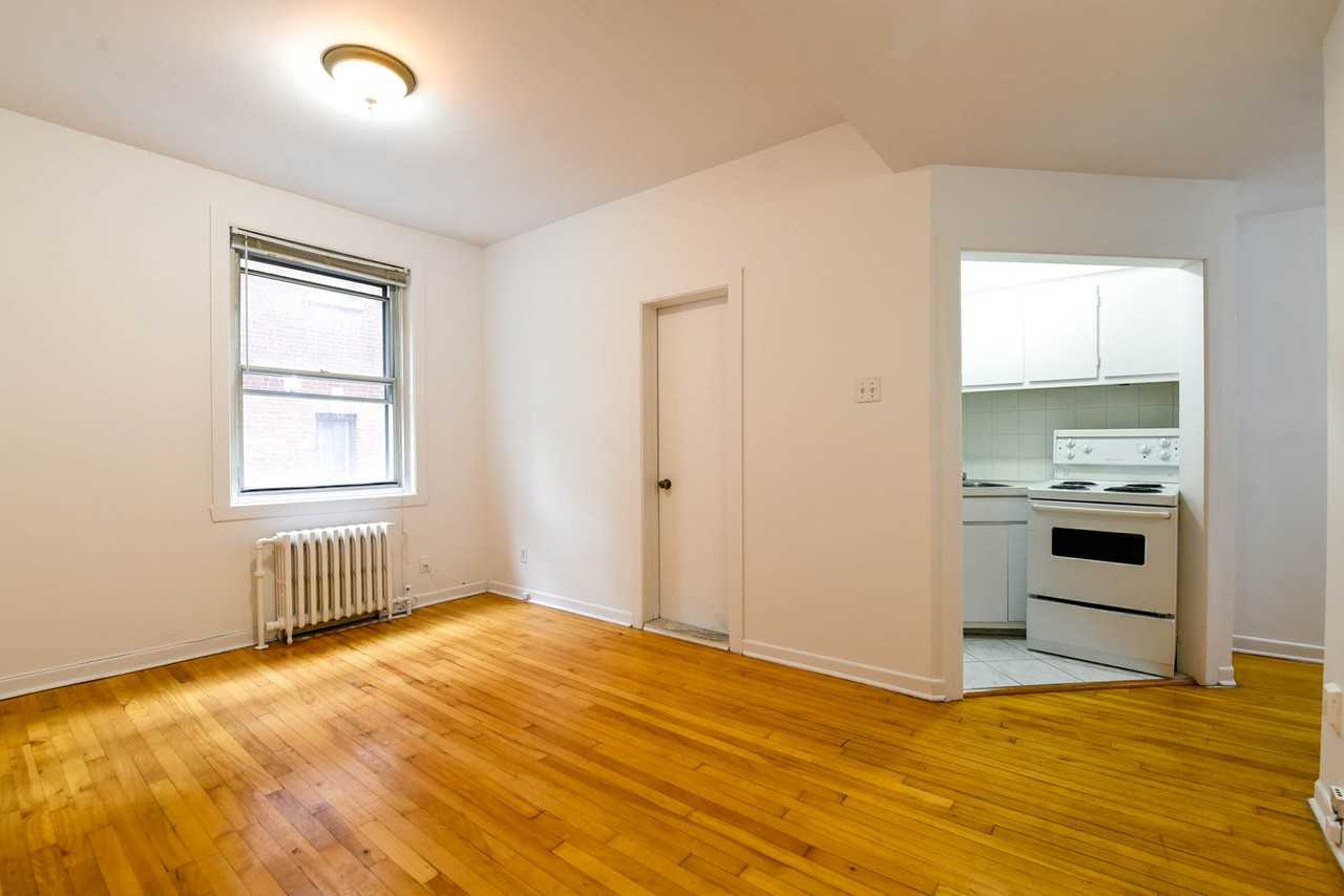 3495 Av Van Horne — photo 1