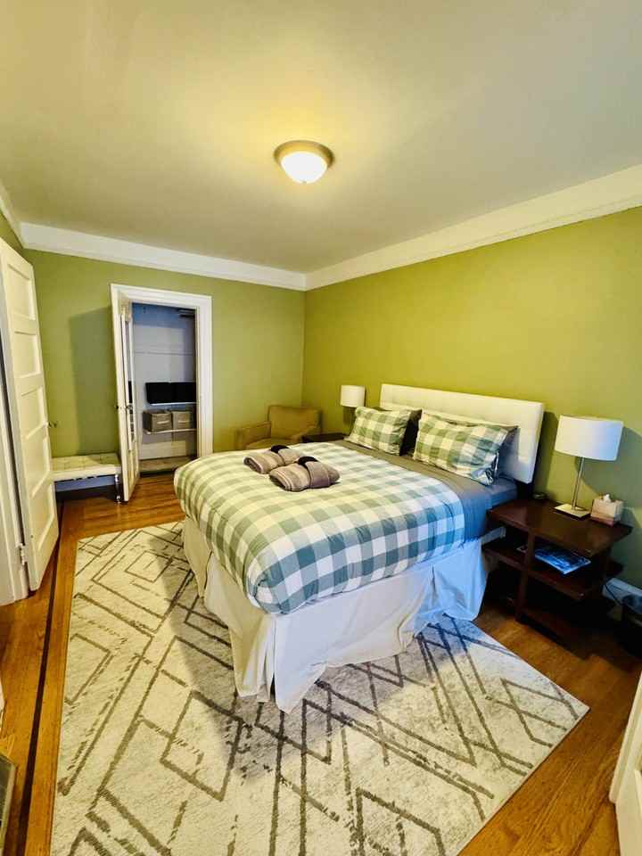 Elizabeth St - Photo 2 of 16