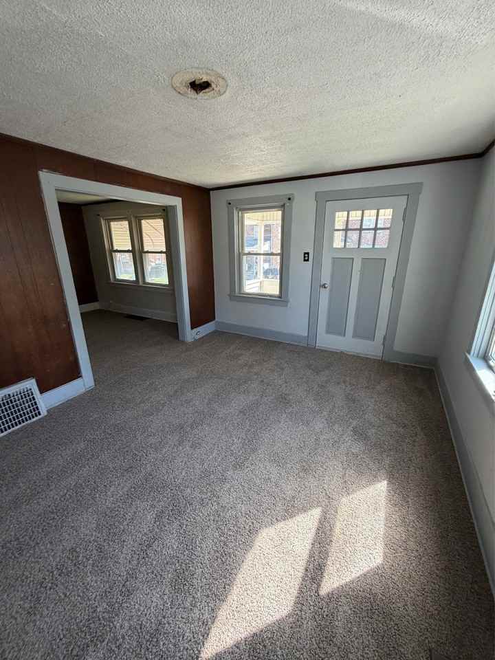 3964 3968 Riley Ave #2 - Photo 3 of 20