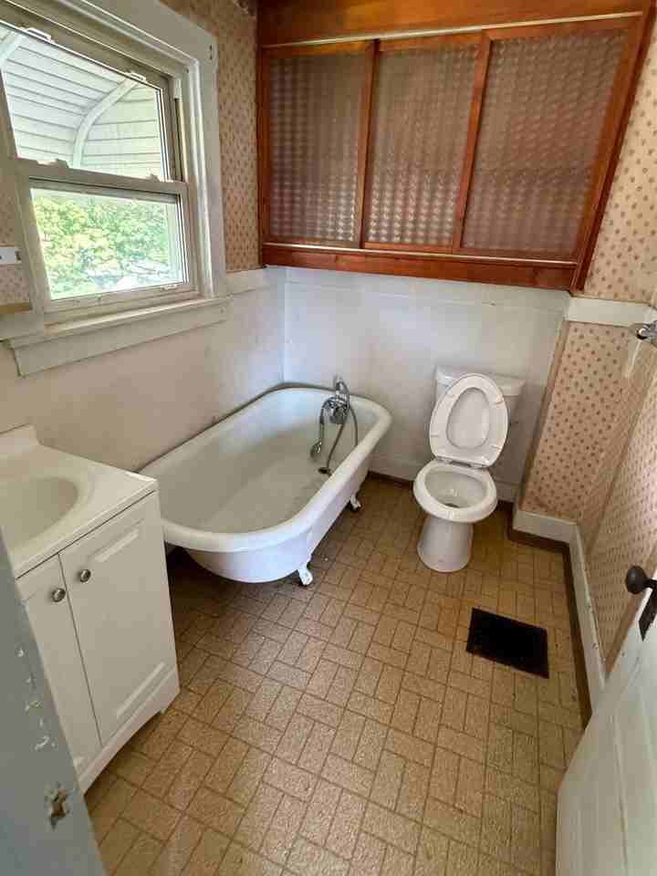 3964 3968 Riley Ave #2 - Photo 5 of 20