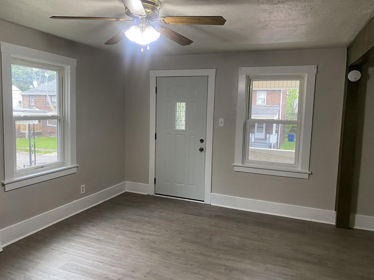 3964 3968 Riley Ave #2 - Photo 7 of 20