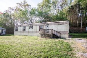 featured image of 821 Hillvale Rd