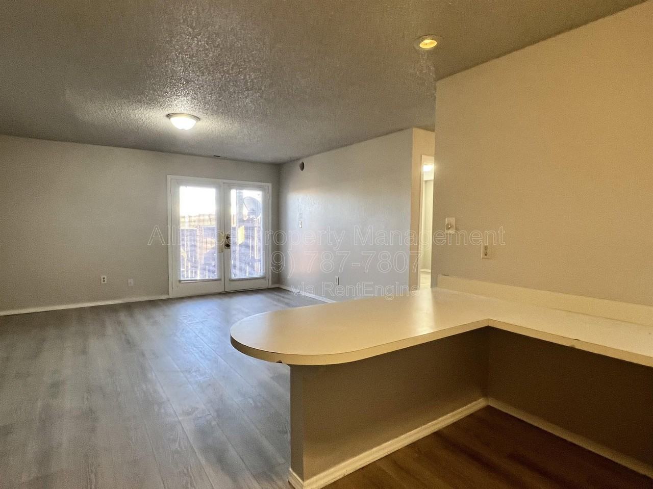 4427 Hunting Meadows Cir - Photo 6 of 21