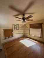 featured image of 902 W 11th St #4