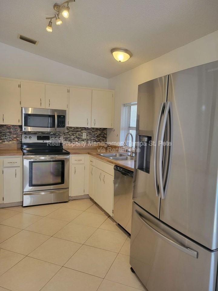 11609 Shady Tree Pl - Photo 6 of 28