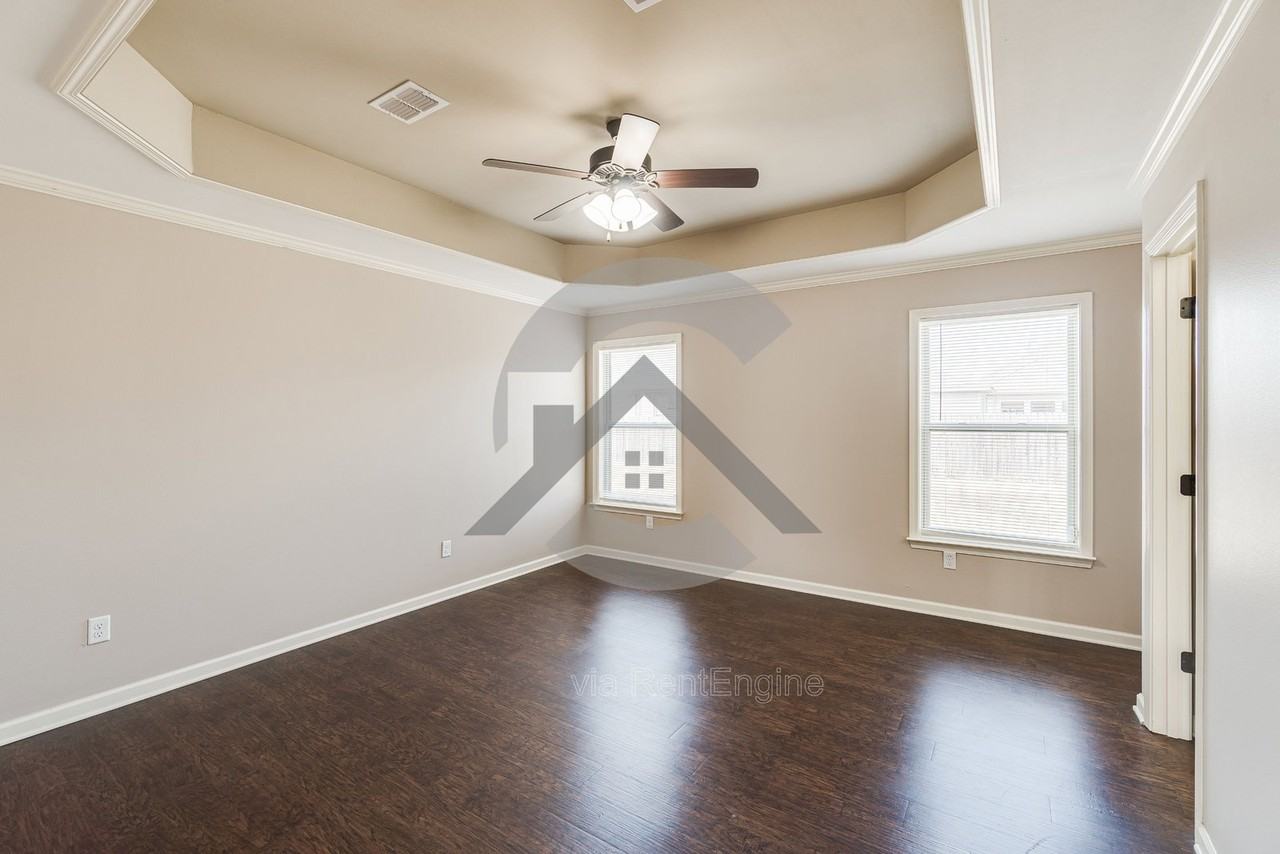 2405 Canterbury Ln - Photo 7 of 14