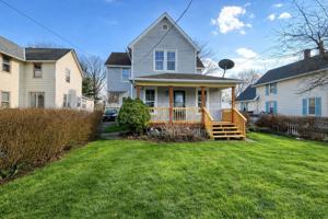 featured image of 200 E 31st St