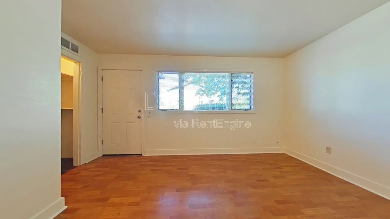 541 Nw 18th St - Photo 2 of 14