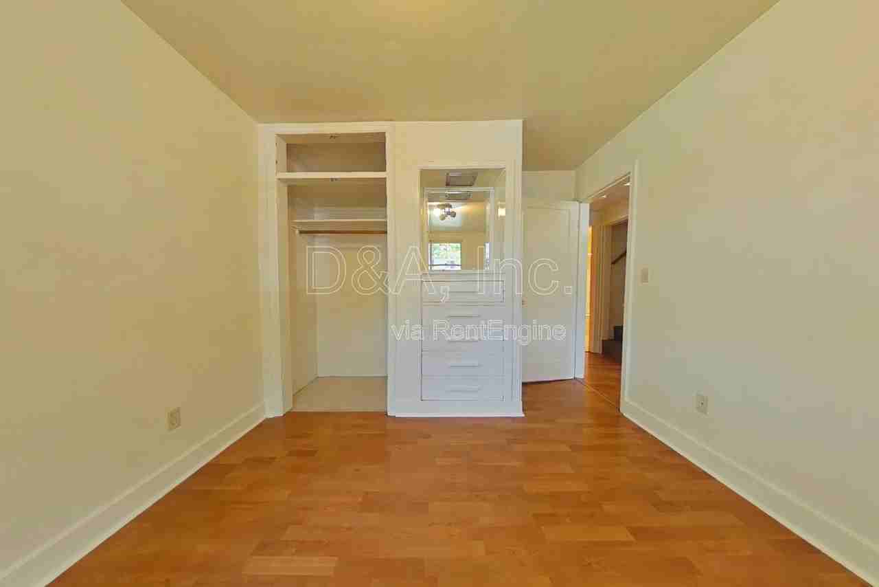 541 Nw 18th St - Photo 6 of 14