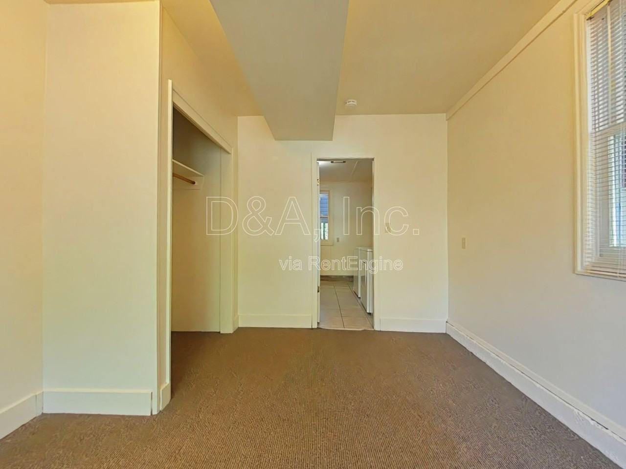 541 Nw 18th St - Photo 7 of 14