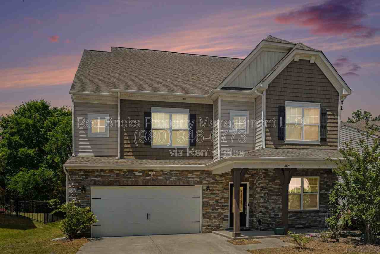 14419 Rhodes Hall Dr - Photo 4 of 37