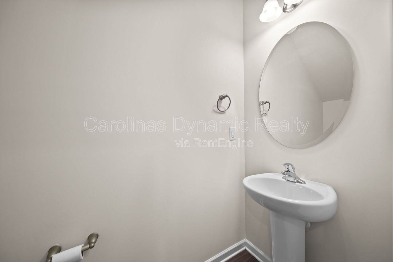 711 Lackey Street Ext - Photo 3 of 33