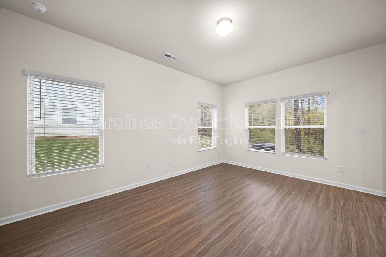 711 Lackey Street Ext - Photo 4 of 33