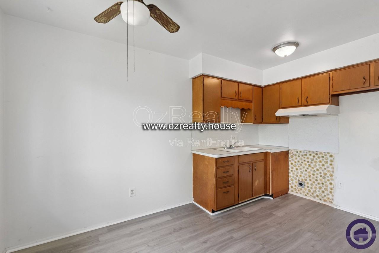 1733 Christian Ave #5 - Photo 6 of 18