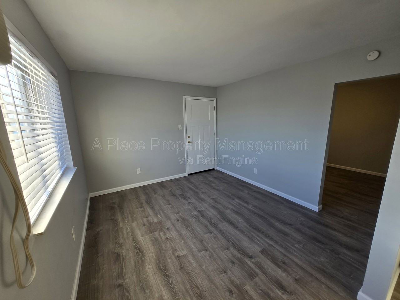 2625 S Big Bend Blvd - Photo 4 of 9