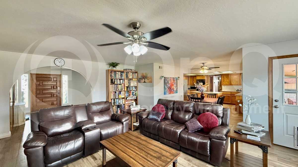 16227 N 21st St - Photo 7 of 42