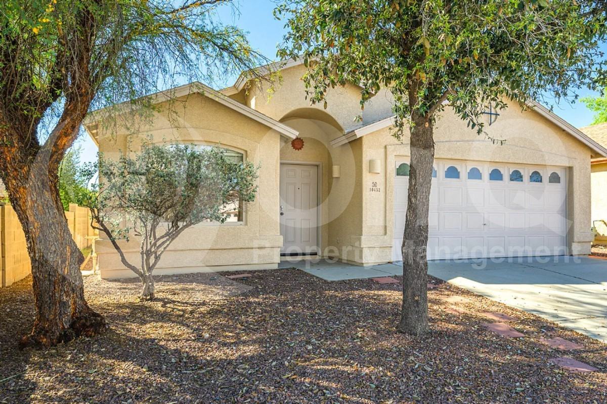 10452 E Pike St - Photo 2 of 4