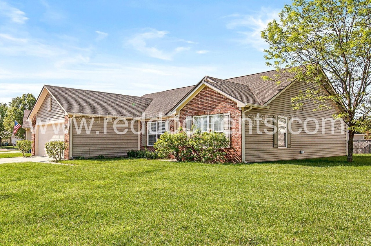 7217 Burlat Ln - Photo 3 of 27