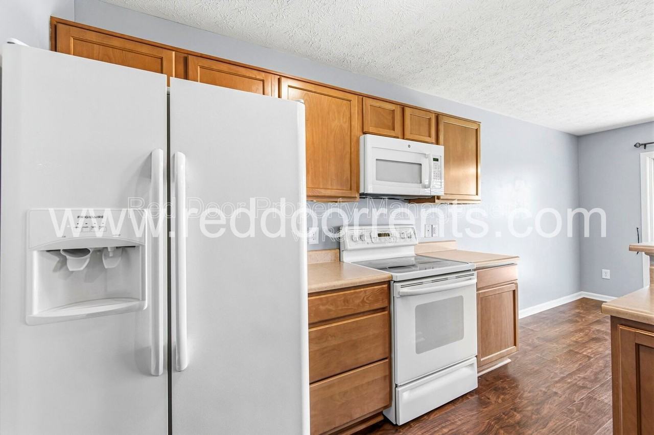 7217 Burlat Ln - Photo 6 of 27