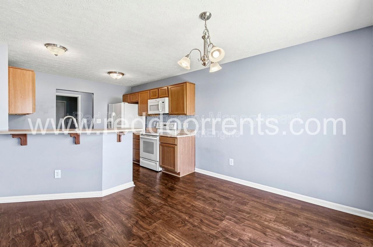 7217 Burlat Ln - Photo 7 of 27