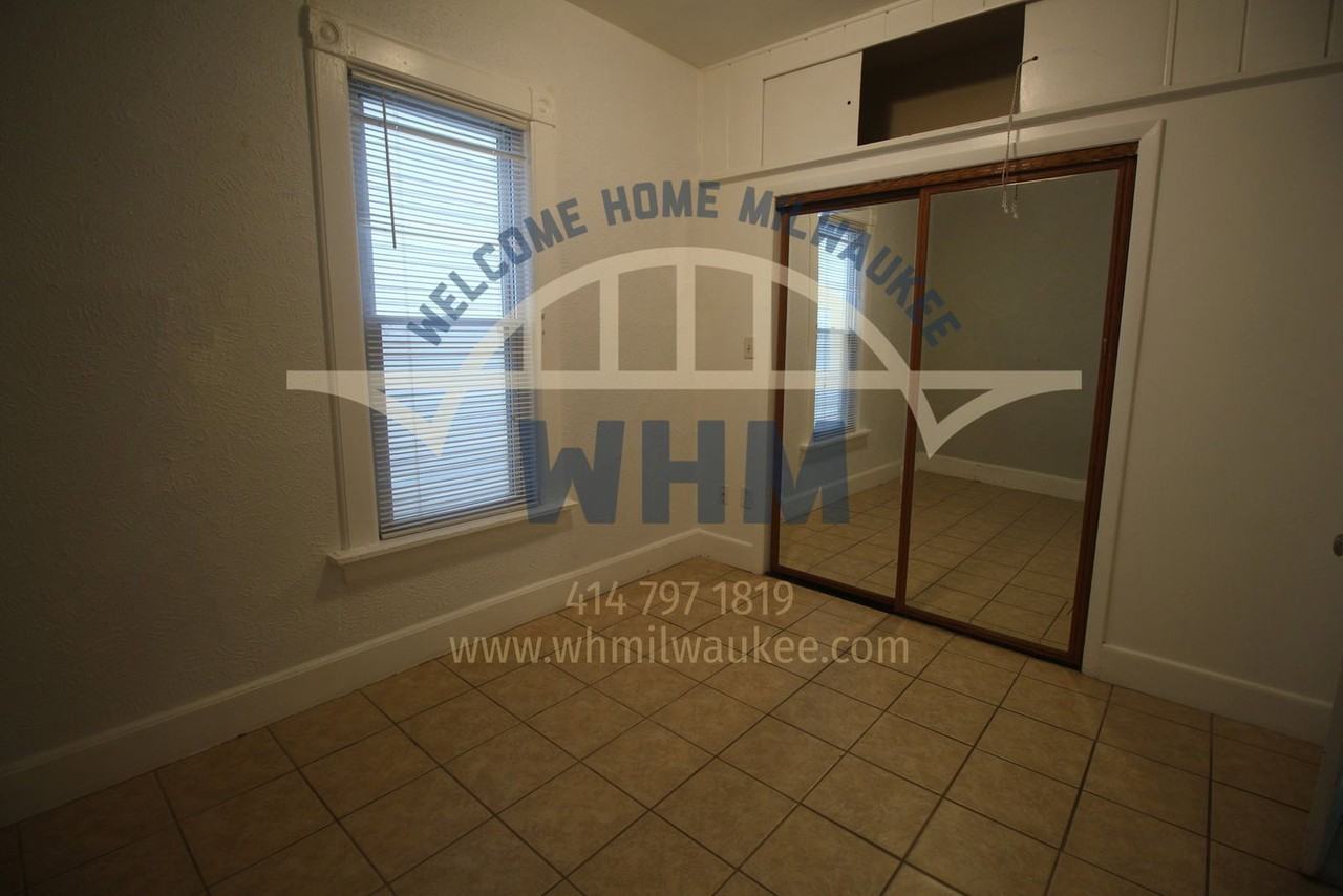 1140 N 50th Pl - Photo 7 of 12