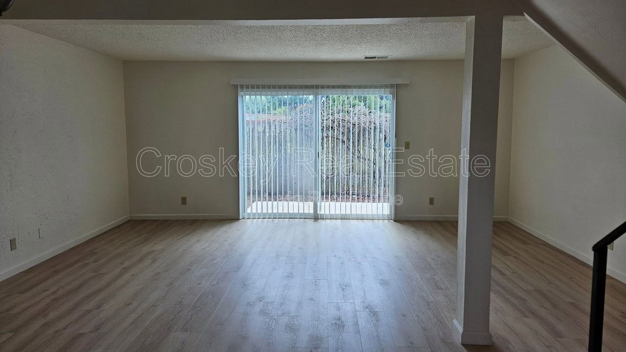 1349 Tree Garden Pl - Photo 4 of 17