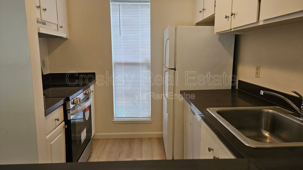 1349 Tree Garden Pl - Photo 6 of 17