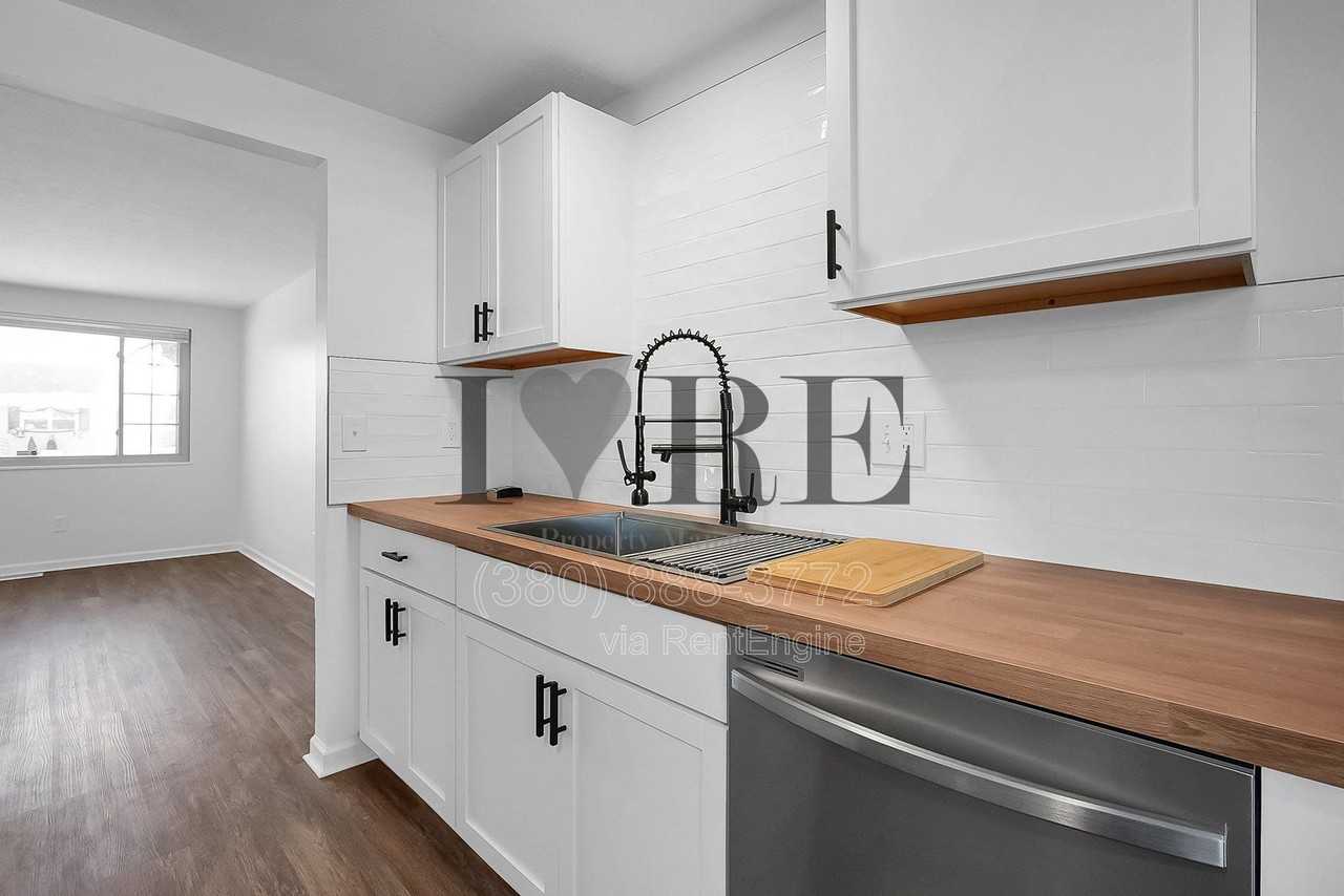 1902 Brookfield Rd - Photo 7 of 26