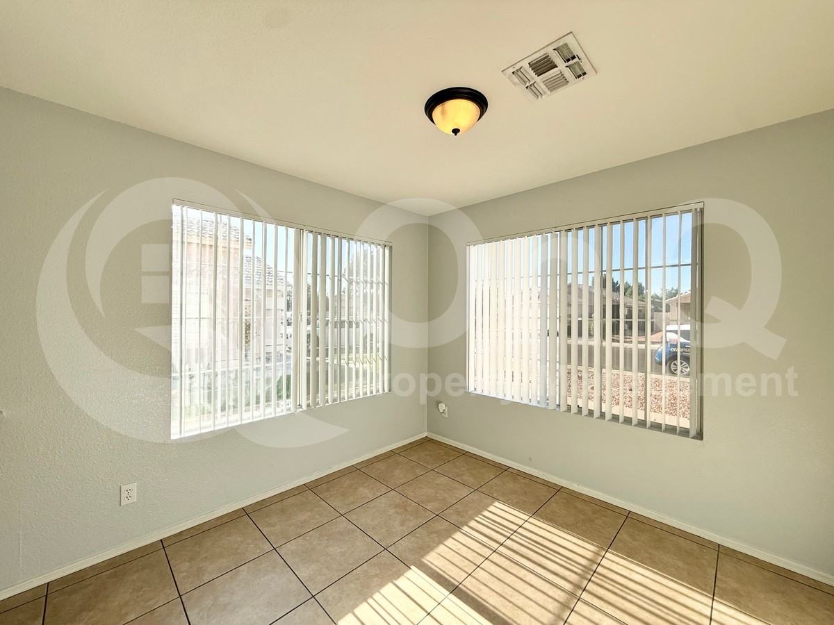 10423 W Reade Ave - Photo 5 of 22