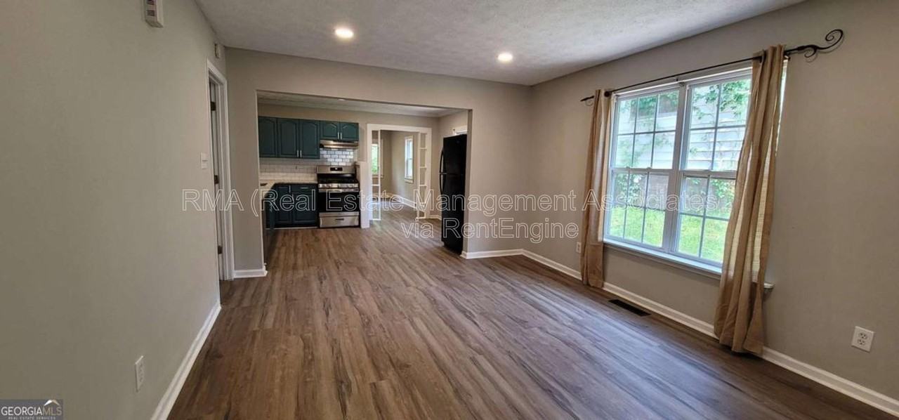 363 N 16th St - Photo 7 of 25