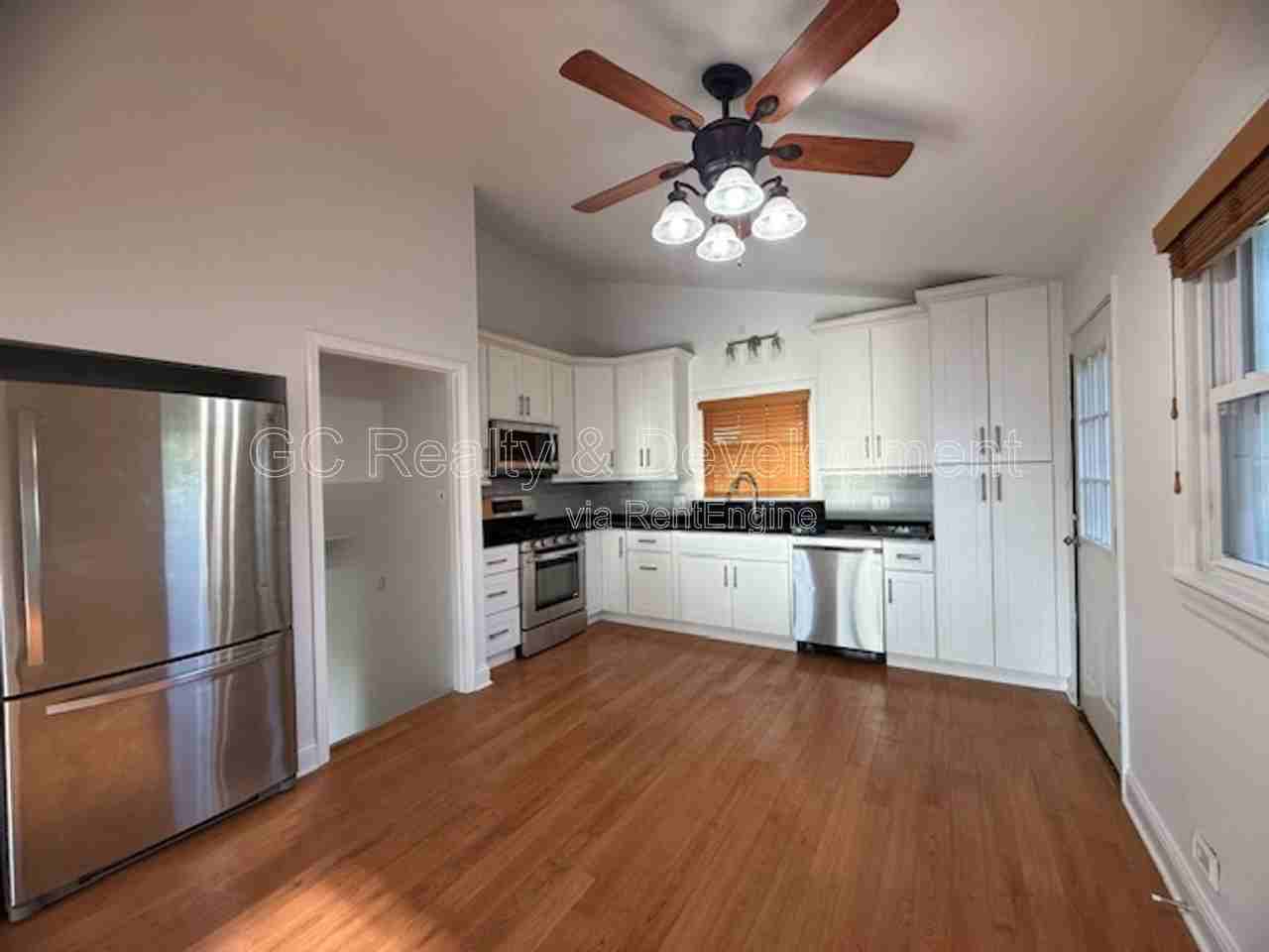 2N278 Prairie Ave - Photo 4 of 16