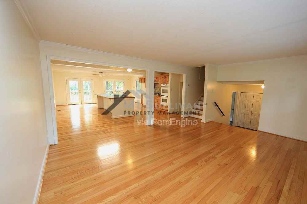 304 Cheryl Ave - Photo 5 of 20